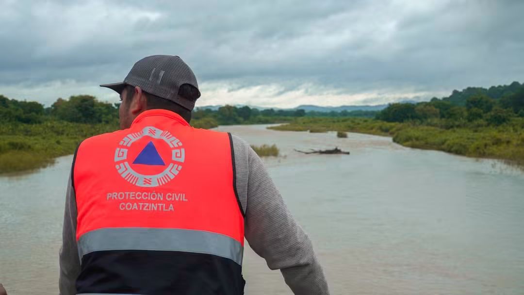 Protección Civil mantiene monitoreo permanente ante lluvias y fuertes vientos en Coatzintla