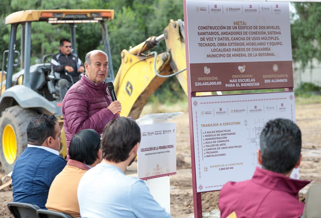 Coloca Natividad Castrejón primera piedra del Bachillerato Nacional “Margarita Maza” en Mineral de la Reforma